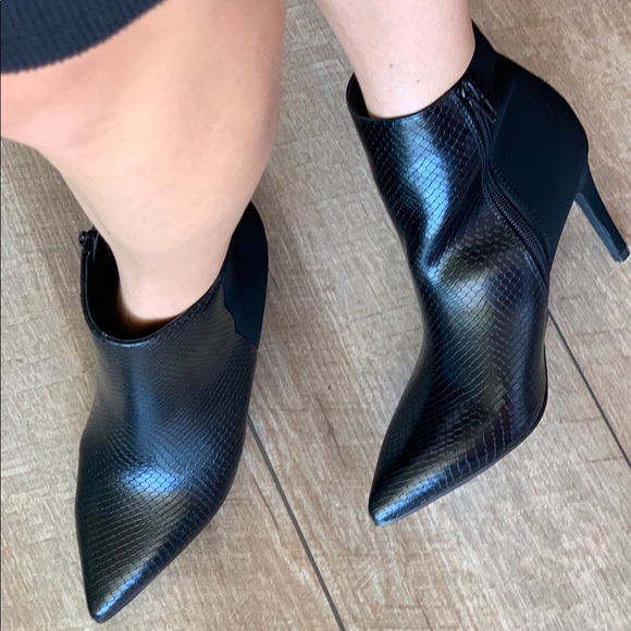 Sexy Delicious Black Python Faux Suede Heel BOOTIE - Picture 7 of 8